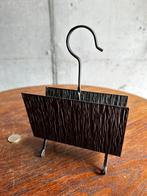 Vintage metalen brievenhouder / postbakje (jaren ‘60-‘70), Huis en Inrichting, Woonaccessoires | Krantenbakken en Lectuurbakken