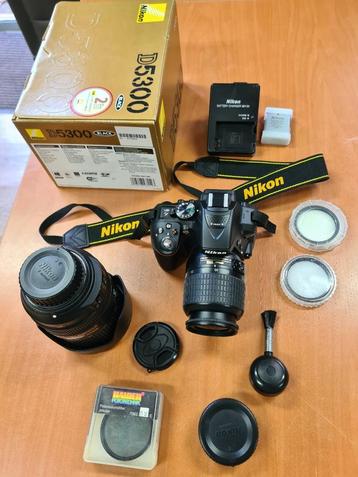 NIKON D5300 met extra lens slechts 2406 clicks beschikbaar voor biedingen