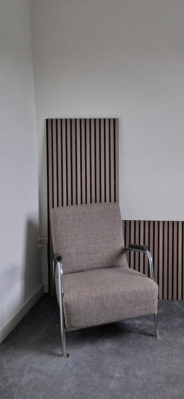 Vintage fauteuil 2 stuks met metalen frame beschikbaar voor biedingen