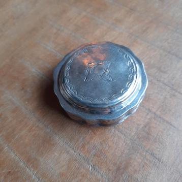 Zilveren pepermuntdoosje 1868 beschikbaar voor biedingen