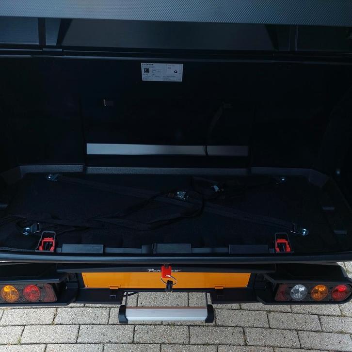 te huur trekhaakkoffer 340 ltr, Auto diversen, Bagagerekken, Nieuw, Ophalen