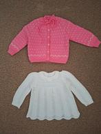 Gebreid vestje + jurkje 68-74 vestje nooit gebruikt., Ophalen of Verzenden, Nieuw, Meisje, Truitje of Vestje