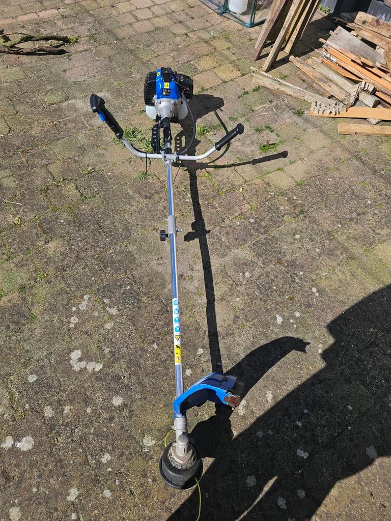 Bosmaaier met benzinemotor, Ophalen, Benzine