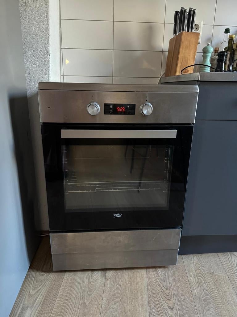BEKO oven + inductie kookplaat 3 fase perilex, Witgoed en Apparatuur, Fornuizen, Ophalen, Gebruikt, 4 kookzones, Inductie