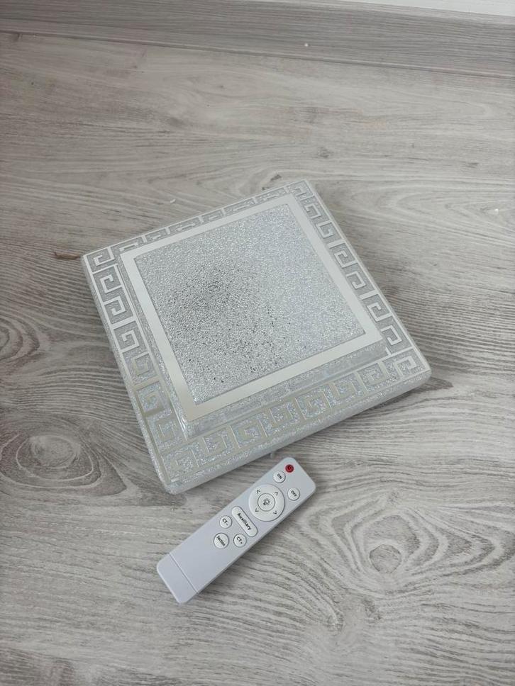 Vierkant plafondlamp versace model nieuw 3 kleur dimbaar, Huis en Inrichting, Lampen | Plafondlampen, Nieuw, Kunststof, Overige materialen