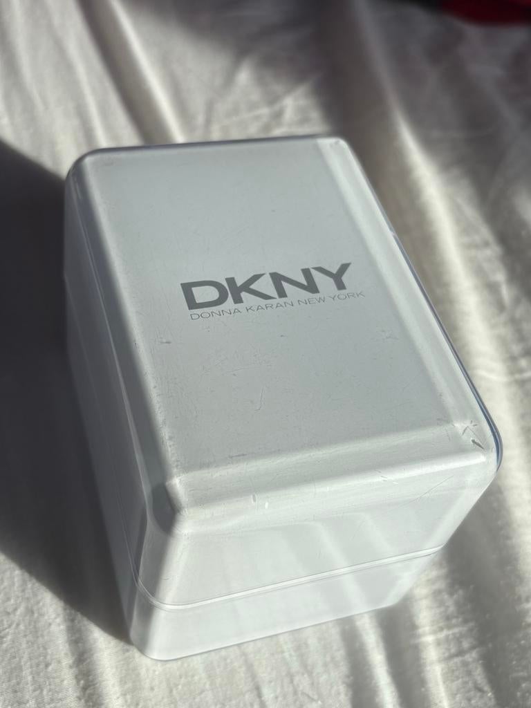 DKNY Dames Horloge Zilver met Strass, Sieraden, Tassen en Uiterlijk, Horloges | Dames, Staal, Gebruikt, DKNY, Polshorloge