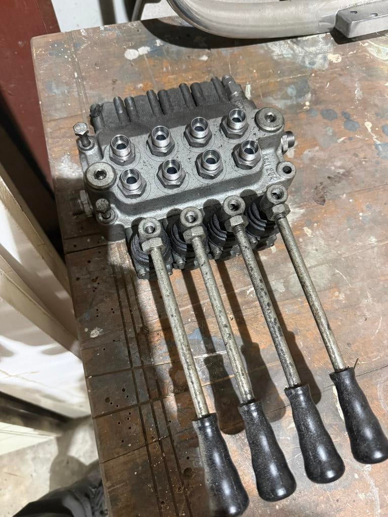 Regel unit hydrauliek, Doe-het-zelf en Verbouw, Gereedschap | Machine-onderdelen en Toebehoren, Ophalen of Verzenden, Zo goed als nieuw