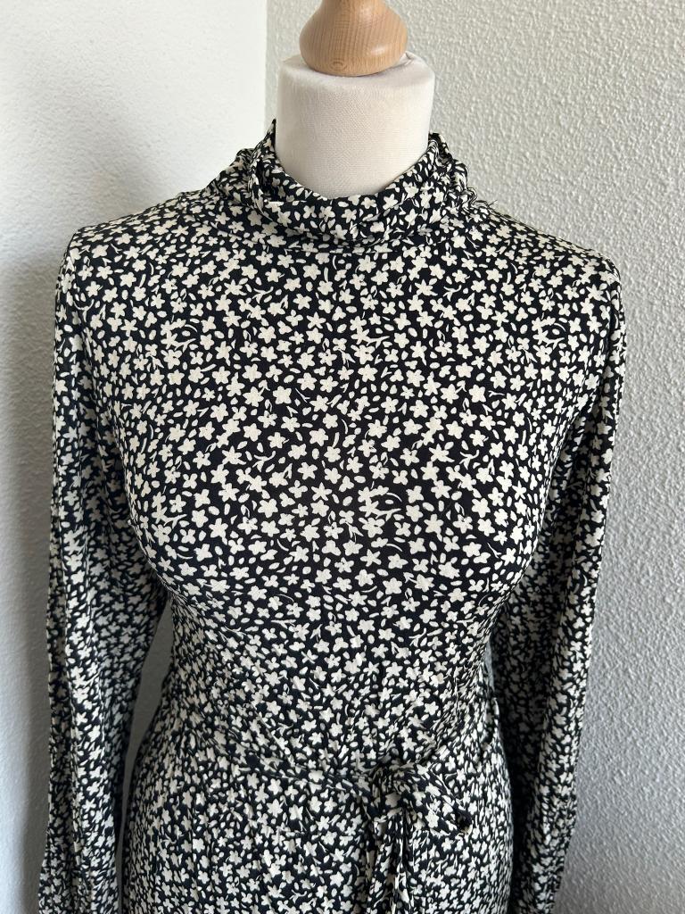 Fabienne Chapot maat L bloemen Billy dress 2053, Zwart, Maat 42/44 (L), Ophalen of Verzenden, Zo goed als nieuw