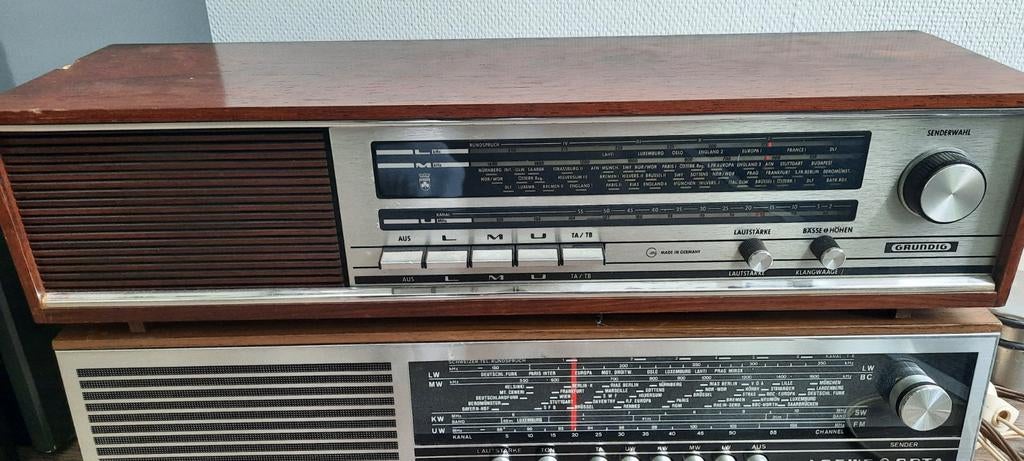 Te koop 2x buizen radio loewe en grundig ✅️, Audio, Tv en Foto, Ophalen
