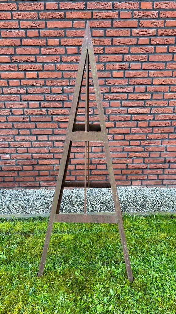 Zware ijzeren pyramide roest, Tuin en Terras, Tuinbeelden, Ophalen, Gebruikt, Metaal, Abstract beeld