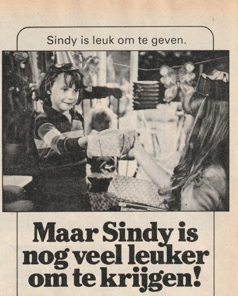 Retro reclame 1977 Sindy speelgoed pop de allerliefste, Verzamelen, Verzenden, Overige typen