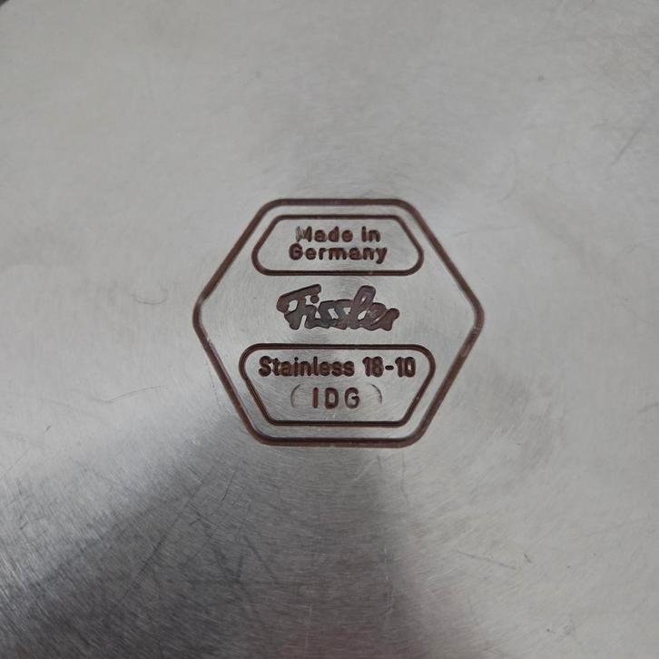 Fissler 3-delige Pannenset - Niet Inductie Geschikt, Huis en Inrichting, Keuken | Potten en Pannen, Gebruikt, Pannenset, Rvs, Keramische plaat