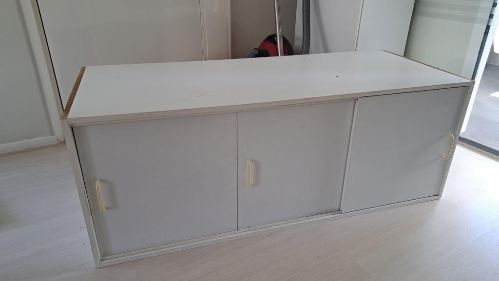 Gratis Kastje, Ophalen of Verzenden, Gebruikt