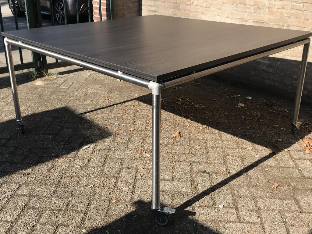 Verrijdbare tafel 150x150x75 cm, RVS frame, meubelplaat blad, Huis en Inrichting, Tafels | Eettafels, Gebruikt, 100 tot 150 cm