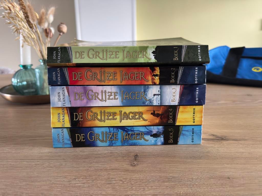 De Grijze Jager serie - Boek 1 t/m 5 - John Flanagan, Ophalen of Verzenden, Zo goed als nieuw, Nederland
