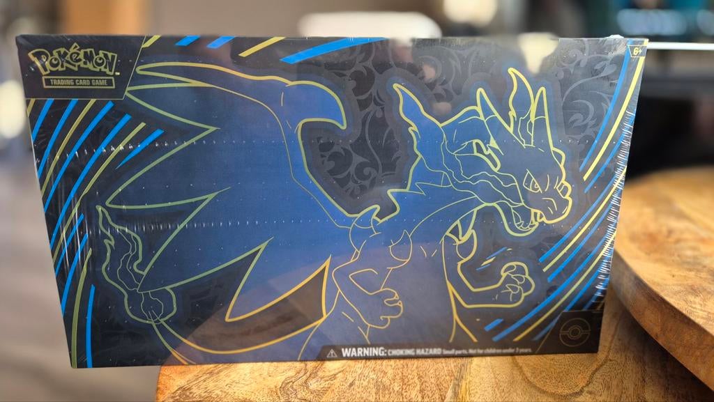 Pokémon TCG: Mega Charizard X EX Ultra-Premium Collection, Hobby en Vrije tijd, Verzamelkaartspellen | Pokémon, Ophalen of Verzenden