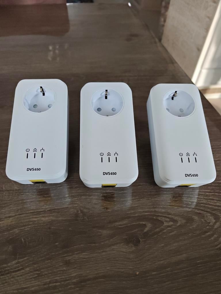 Set van 3 Devolo DVS 650 Powerline adapters 3 stuks, Ophalen of Verzenden, Gebruikt, Devolo