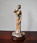 Beeld Capodimonte Sculptuur Vrouw Figuur 26,5 cm OPHALEN, Ophalen