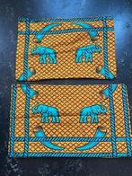 2x kussenhoes - olifant - vlisco?, Huis en Inrichting, Woonaccessoires | Kussens, Ophalen of Verzenden, Zo goed als nieuw, Overige kleuren