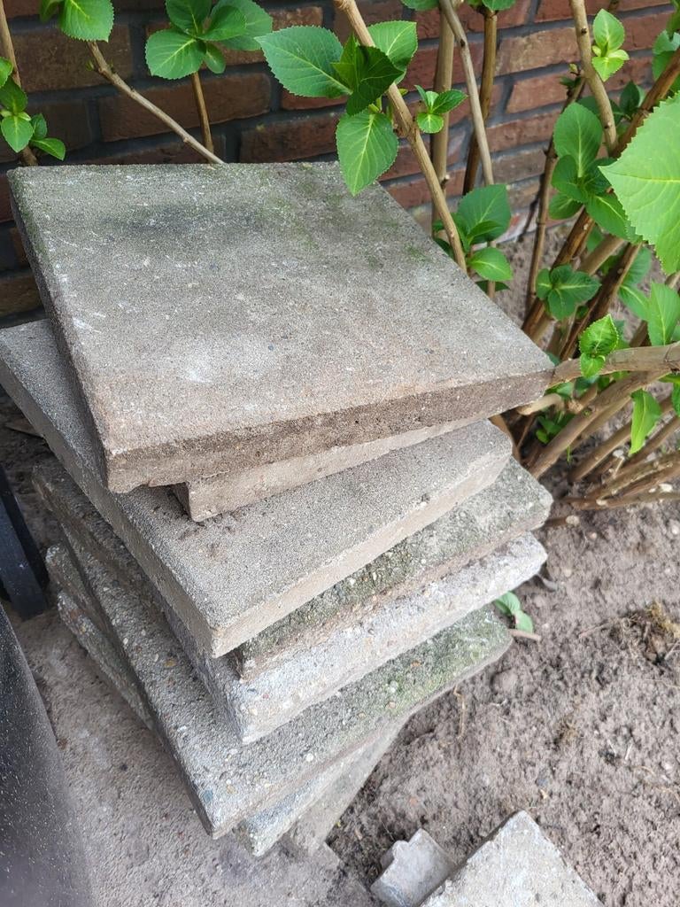 Beton tegels en opsluitbanden, Ophalen, Beton, Terrastegels