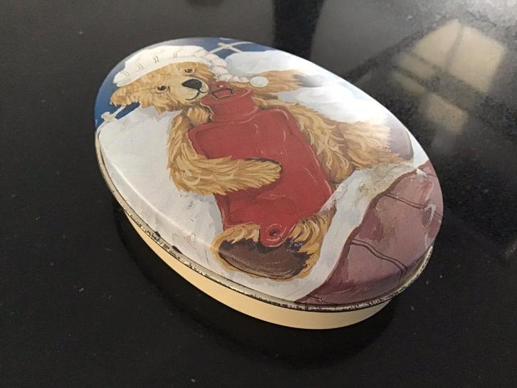 Vintage blikje met afbeelding van beertje. Oscar & Bertie., Verzamelen, Blikken, Gebruikt, Overige, Overige merken, Verzenden