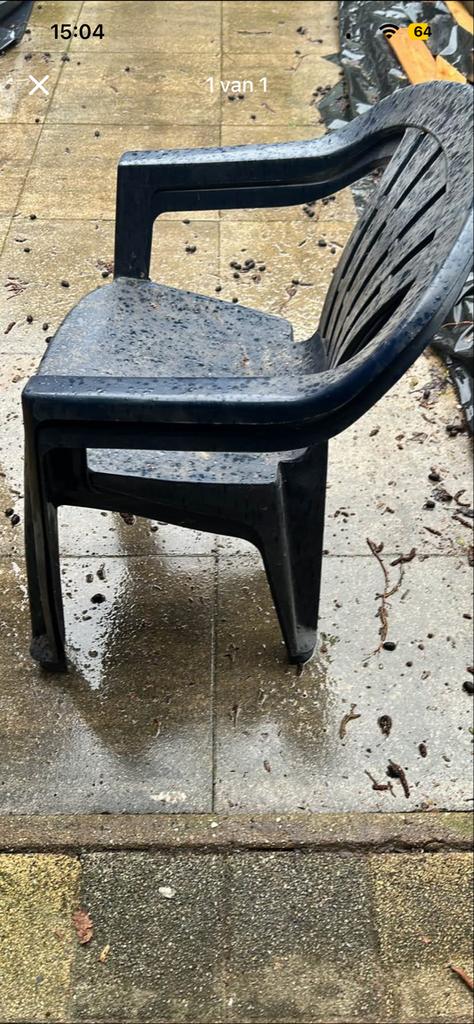 2 plastic kuipstoelen voor in de tuin - gratis af te halen, Tuin en Terras, Ophalen, Gebruikt, Plastic