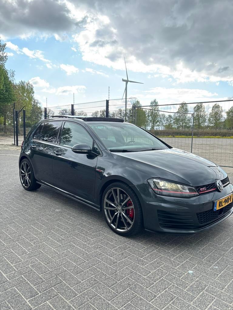 Volkswagen Golf 7 GTI Performance | Akrapovic | DSG | 300 PK, Auto's, 4 cilinders, 1984 cc, Zwart, 1324 kg