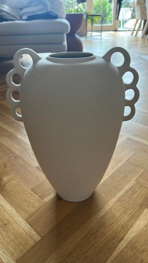 Vaas Sissy Boy creme kleur, Overige kleuren, Aardewerk of Porselein, Ophalen of Verzenden, Zo goed als nieuw