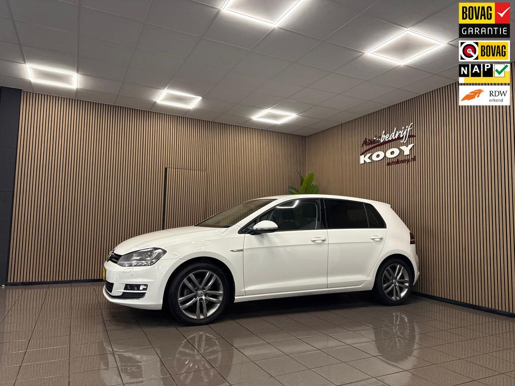 Volkswagen Golf 1.2 TSI CUP Edition * Navigatie / Xenon / LM, Auto's, Voorwielaandrijving, Euro 5, Stof, Gebruikt