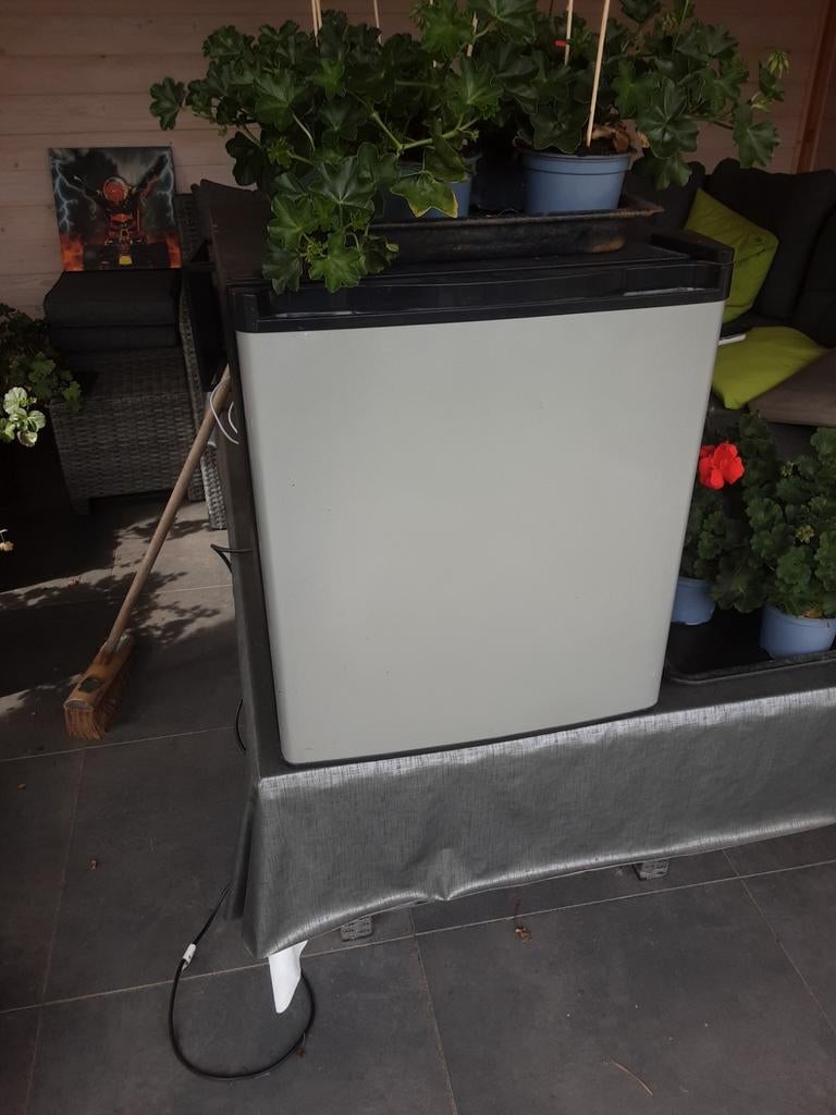 Kleinkoelkastje 230volt, Minder dan 20 liter, Ophalen, Geiser, Minder dan 3 jaar oud