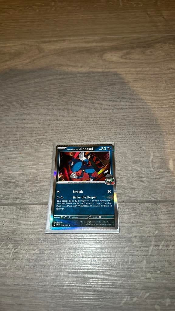 Team Rocket’s Sneasel 128/182 Error - Destined Rivals, Ophalen of Verzenden, Zo goed als nieuw