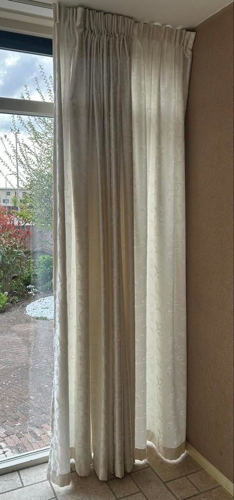 Witte gordijnen met patroon, Huis en Inrichting, Gebruikt, 200 cm of meer, Wit, Ophalen of Verzenden