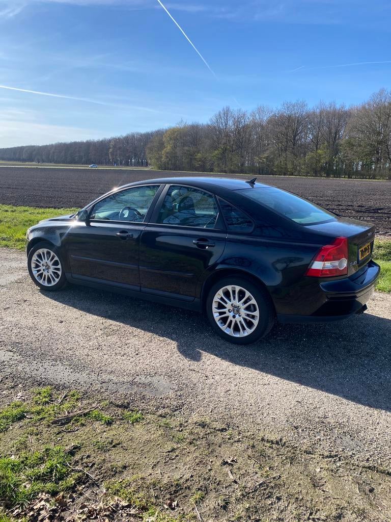 Volvo S40 2.4 I 103KW 2004 Zwart, Voorwielaandrijving, 700 kg, Zwart, Origineel Nederlands