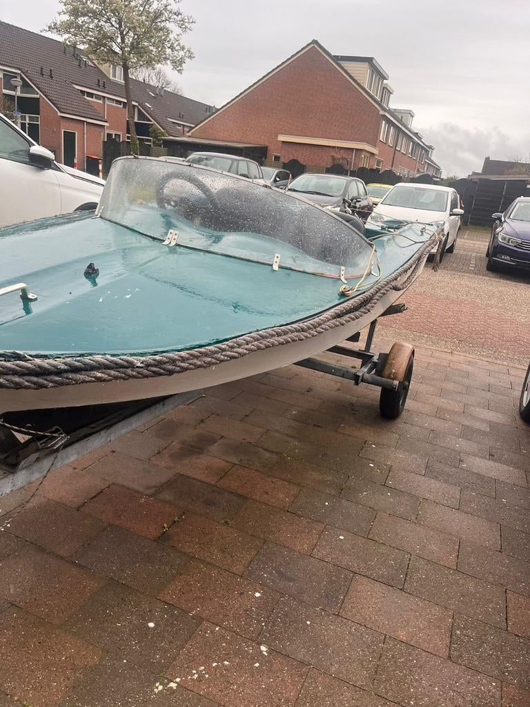 Leuk polyester bootje, Watersport en Boten, Buiten- en Binnenboordmotoren, Gebruikt, Benzine, Buitenboordmotor, 5 tot 10 pk, Ophalen