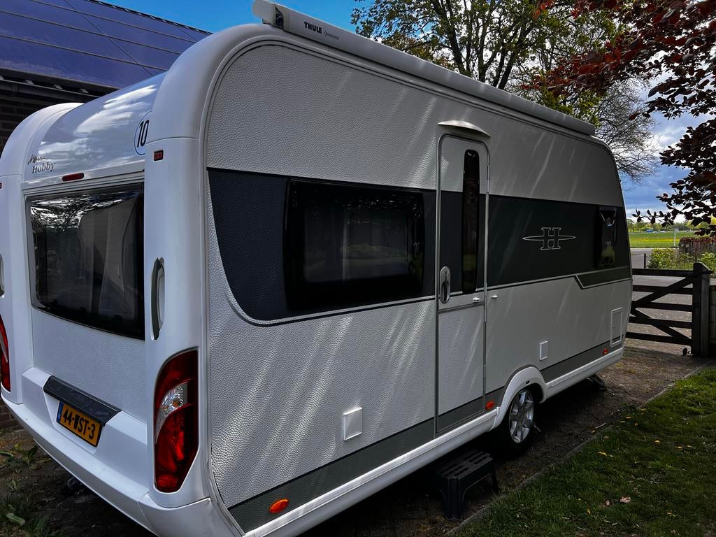 Hobby caravan 495 UFE DeLuxe 2014 met dakluifel en voortent, Vast bed, Rondzit, Hobby, Bedrijf