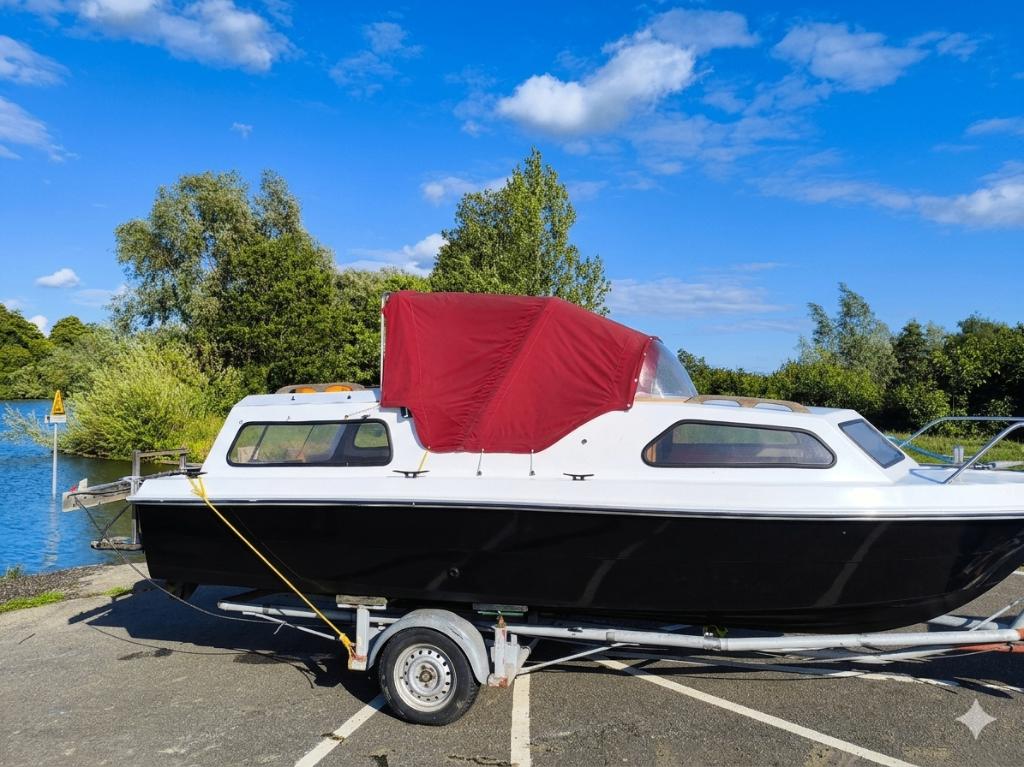 Complete Kajuitboot 5,5 meter + Yamaha 6PK + Trailer, Watersport en Boten, Gebruikt, Ophalen of Verzenden, Minder dan 10 pk, Tot 6 meter