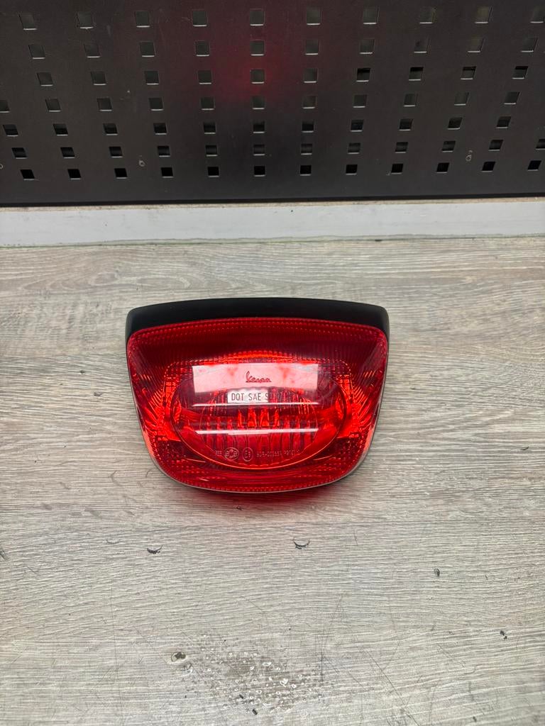 Vespa S/LX achterlicht, Ophalen of Verzenden