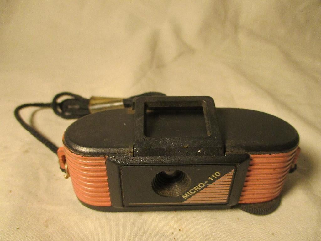 piepklein foto cameraatje analoog met film micro110, Audio, Tv en Foto, Fotocamera's Analoog, Ophalen of Verzenden, Refurbished