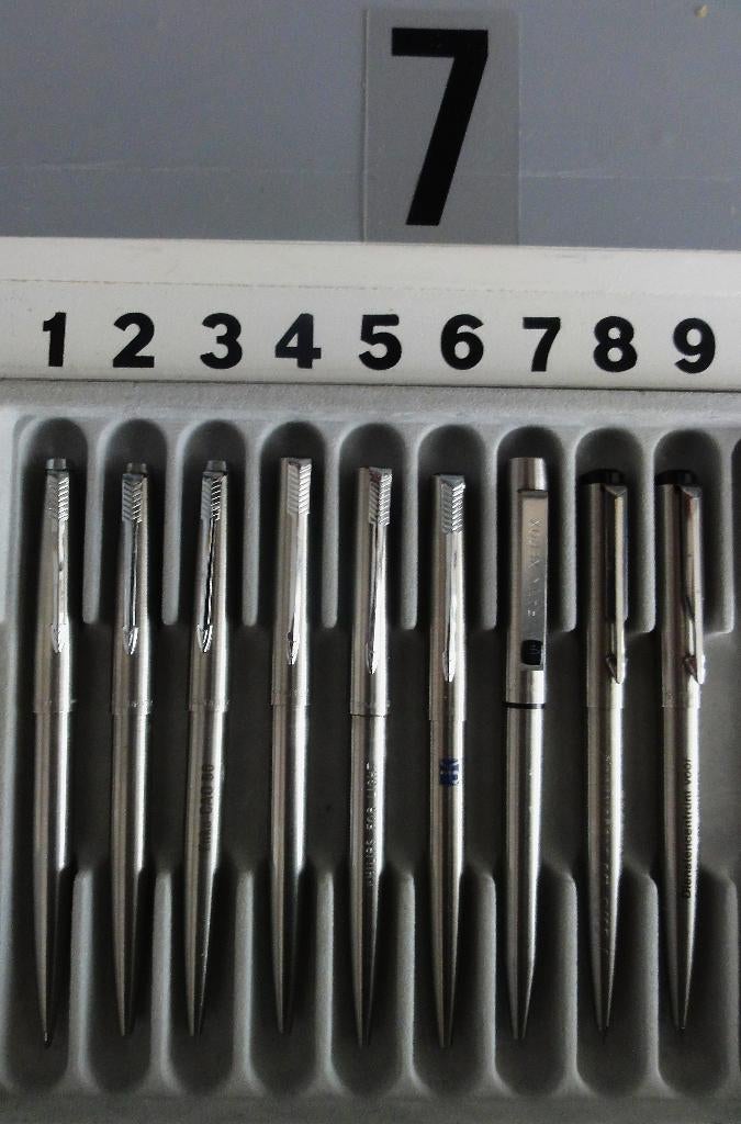 9 X DIVERSE PARKERS nr.7 MET RECLAME PRIJS IS VANAF, Verzamelen, Pennenverzamelingen, Overige merken, Balpen, Ophalen of Verzenden