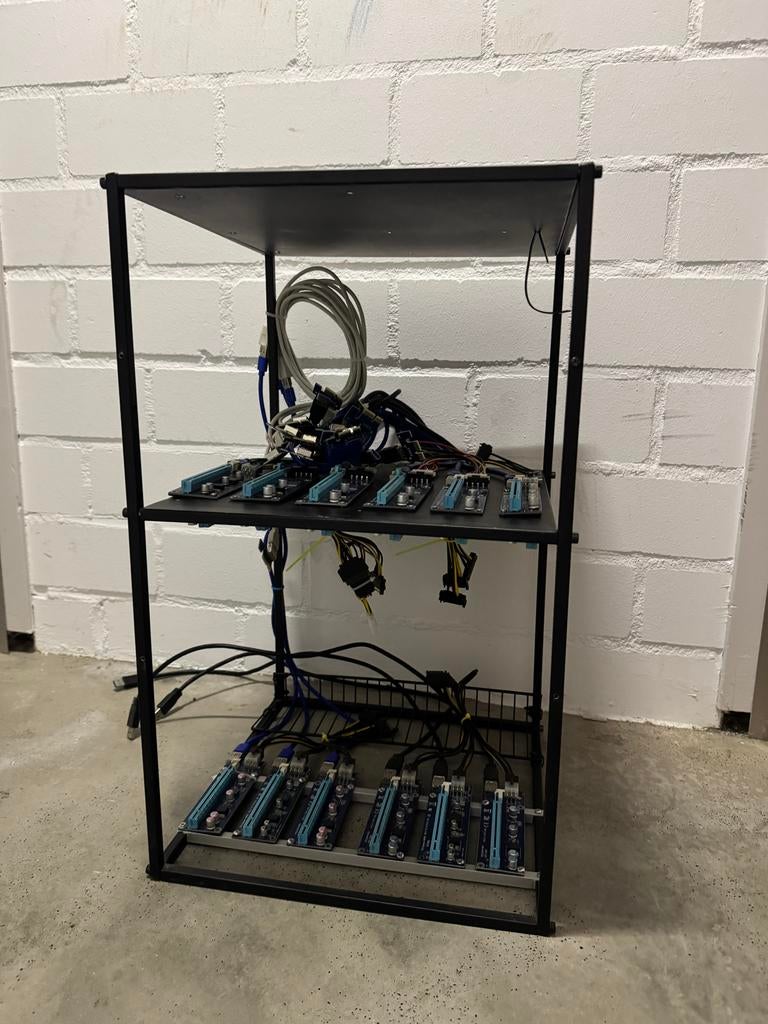 Server / Mining Rack met ruimte voor 18 GPU's, Ophalen of Verzenden, Gebruikt