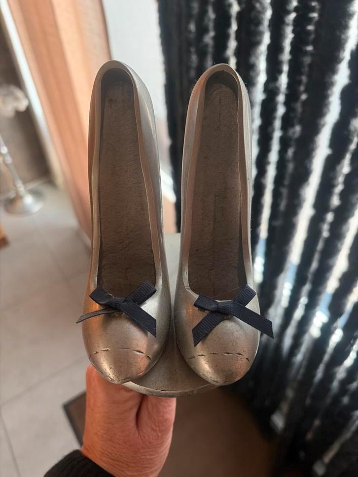 Schoen van Rivera Maison in de vorm van hoge hakken, Antiek en Kunst, Antiek | Woonaccessoires, Ophalen of Verzenden