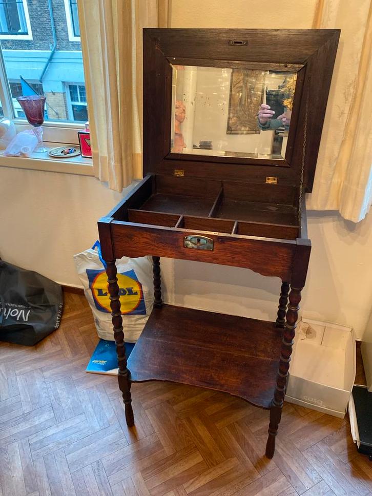 Antiek bijzettafeltje met spiegel en opbergvakken, Huis en Inrichting, Tafels | Eettafels, Gebruikt, Minder dan 50 cm, tot twee personen