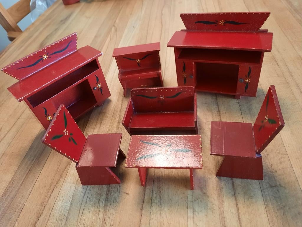 Rood houten poppenhuis meubeltjes schaal 1 op 12, Ophalen of Verzenden, Groter dan 1:32, Auto, Overige merken