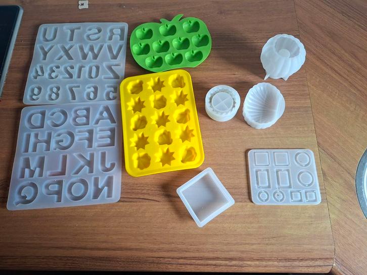 Diverse siliconen mallen voor knutselen en bakken, Hobby en Vrije tijd, Knutselen, Gebruikt, Gereedschap of Toebehoren, Ophalen of Verzenden
