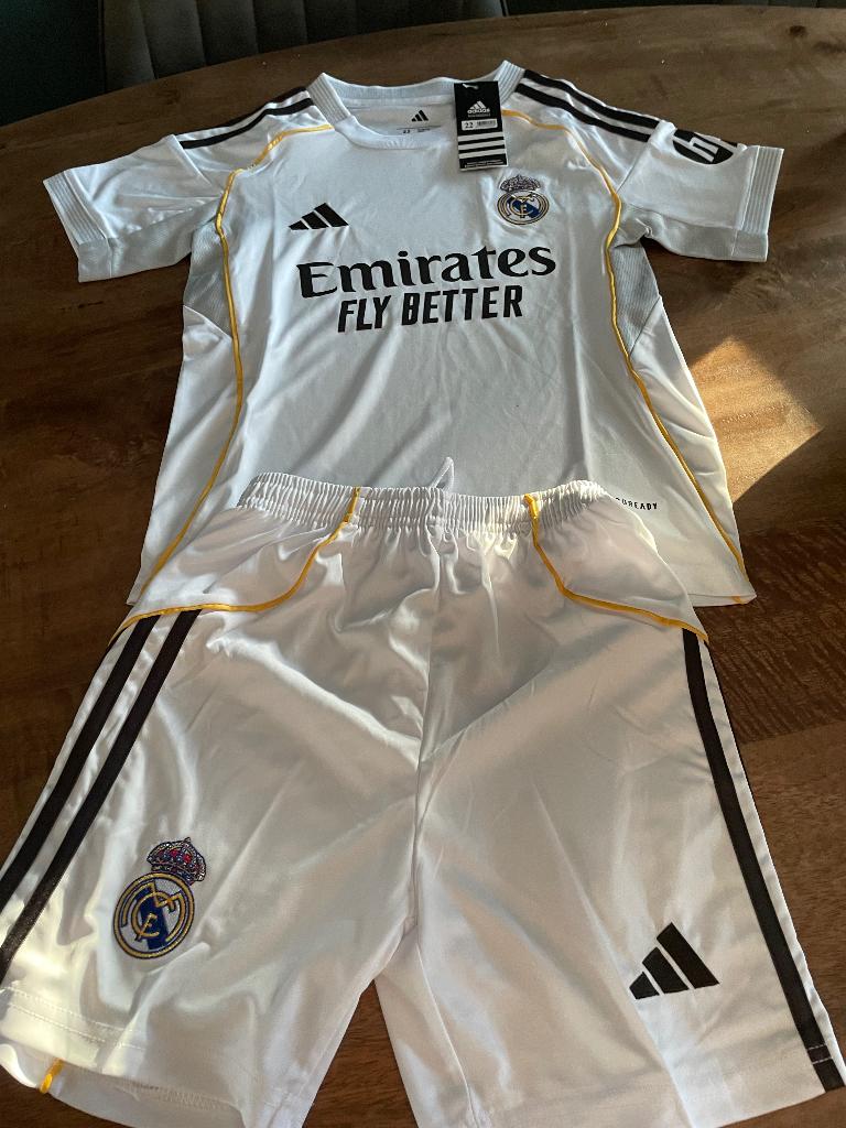 Voetbal tenu real Madrid thuis 2025/2026 nieuw, Maat XS of kleiner, Ophalen of Verzenden, Nieuw, Shirt