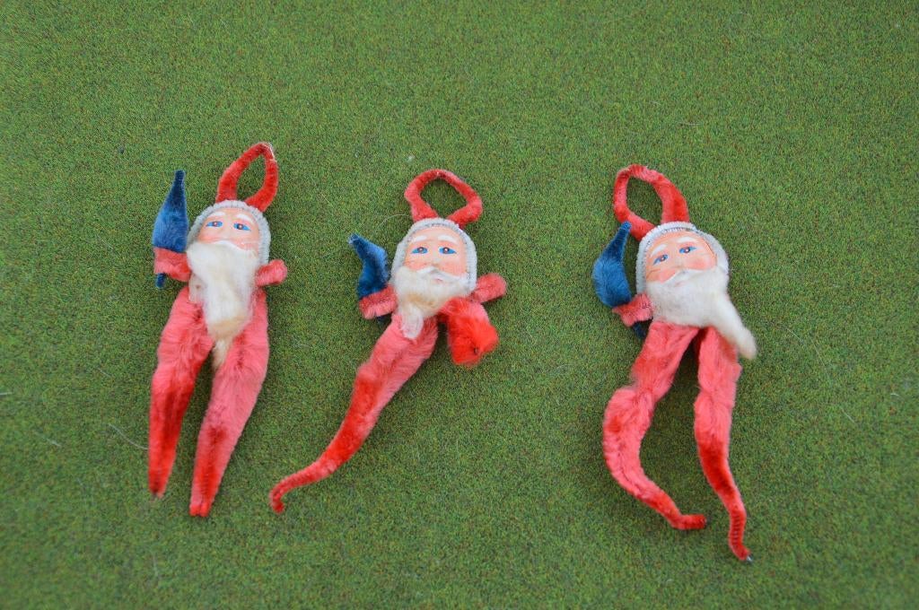 3 antieke kleine kerstmannetjes van pijpenragers papier mach, Diversen, Kerst, Gebruikt, Ophalen of Verzenden
