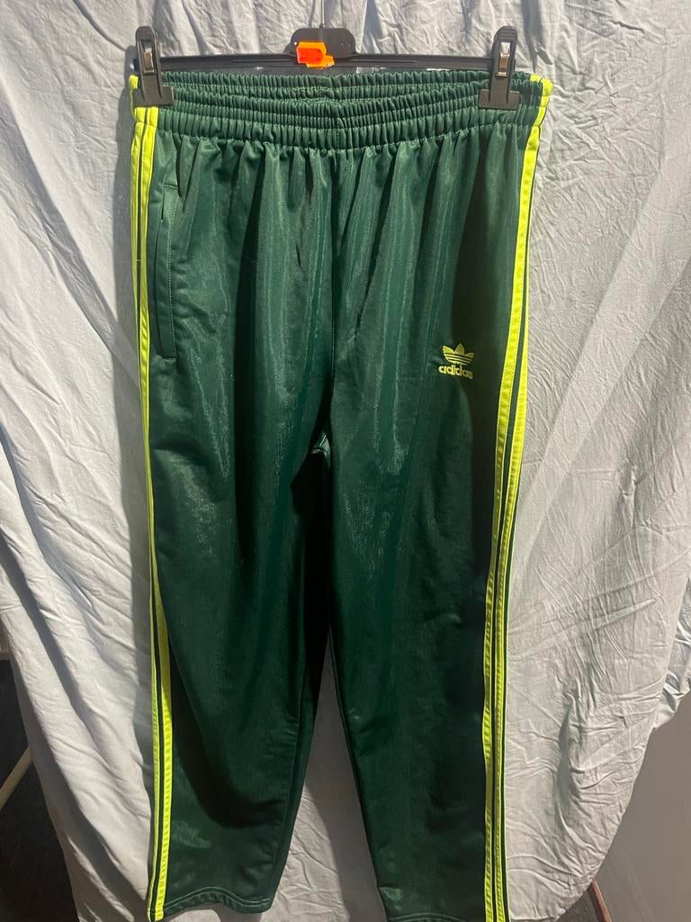 Adidas pak groen met geel, maat XXL, Kleding | Dames, Jasjes, Kostuums en Pakken, Ophalen of Verzenden, Zo goed als nieuw