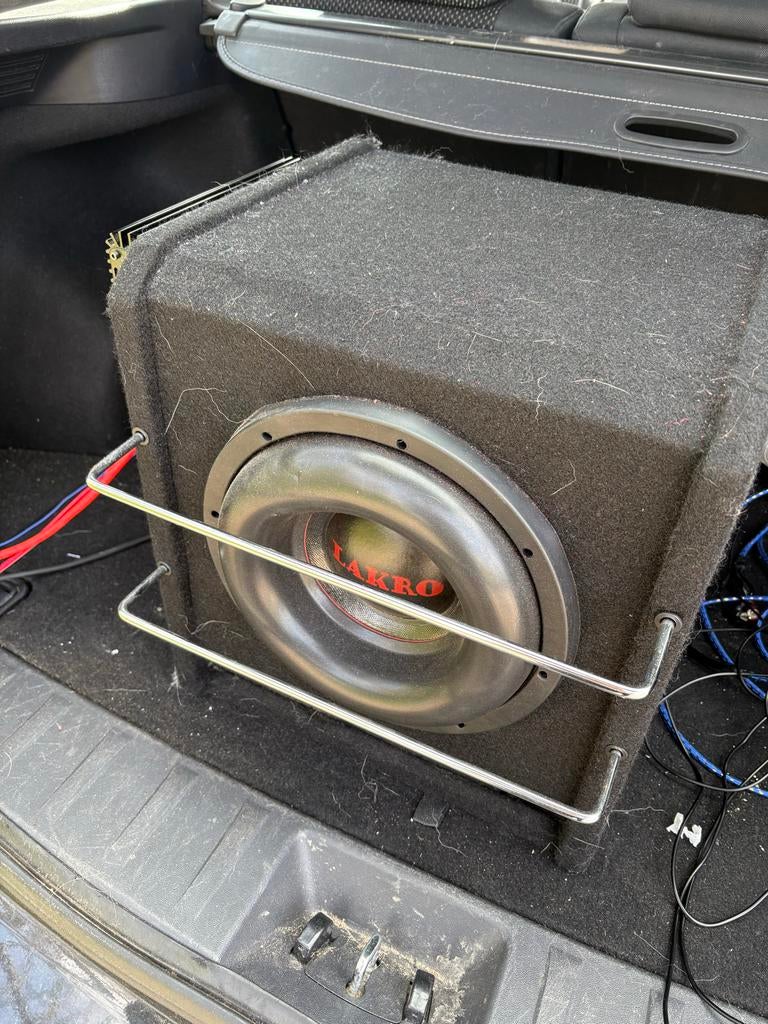 Subwoofer 1800watt plus versterker en toebehoren, Ophalen, Zo goed als nieuw