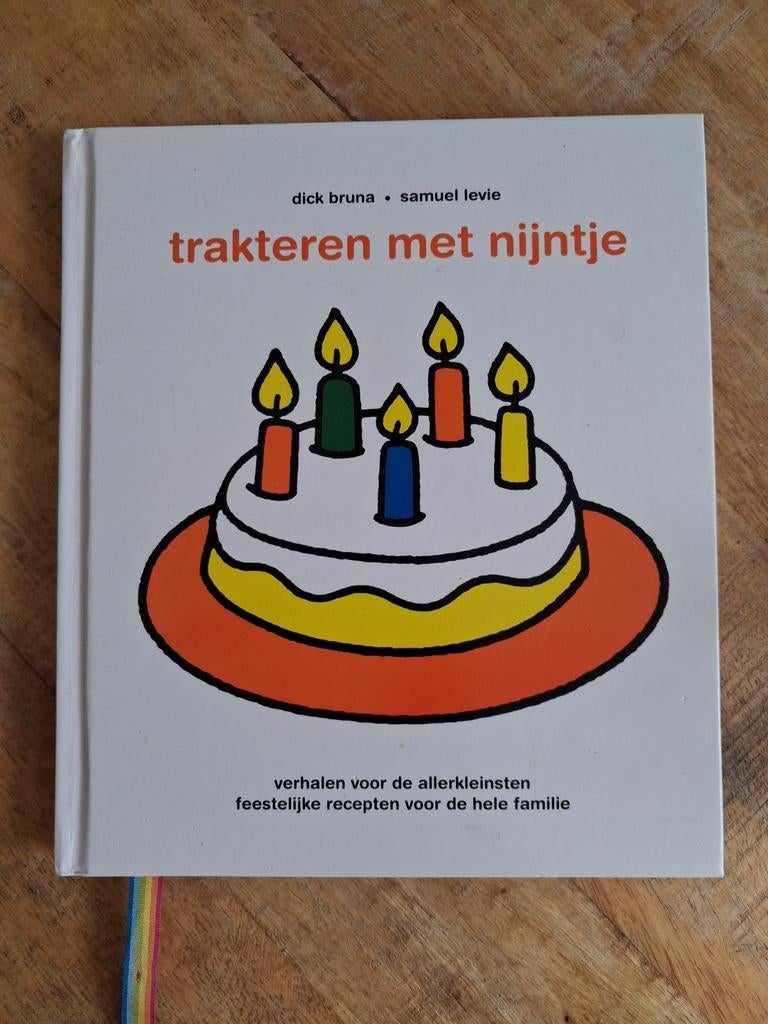 Trakteren met Nijntje  - Dick Bruna en Samuel Levie, Ophalen of Verzenden, Gelezen, Dick Bruna,  Samuel Levie
