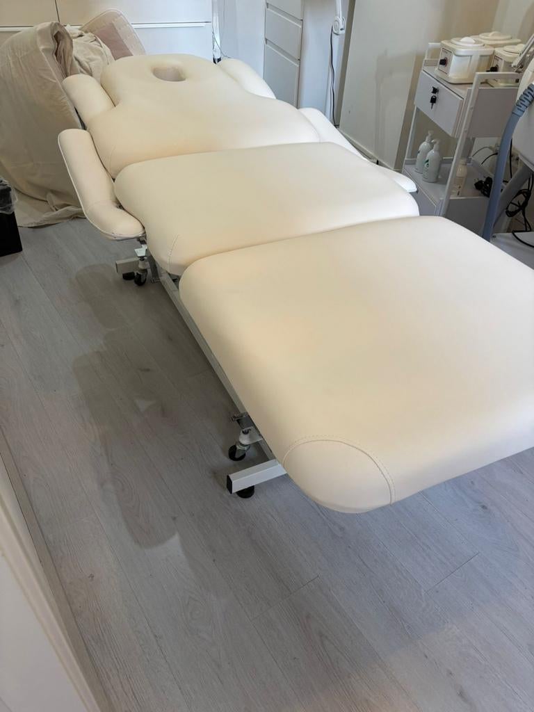 Massage bed voor schoonheidssalon, Sport en Fitness, Ophalen, Massagetafel
